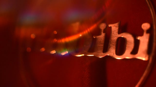 23 second long video of hoop earrings with ''habibi' in the centre.